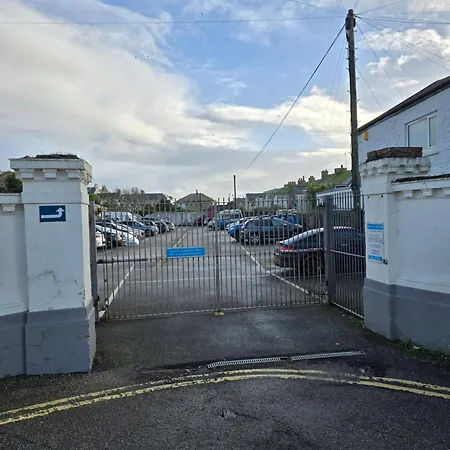 Central Penzance, Modern Stylish Home, Near Seafront With Gated Parking Exterior photo