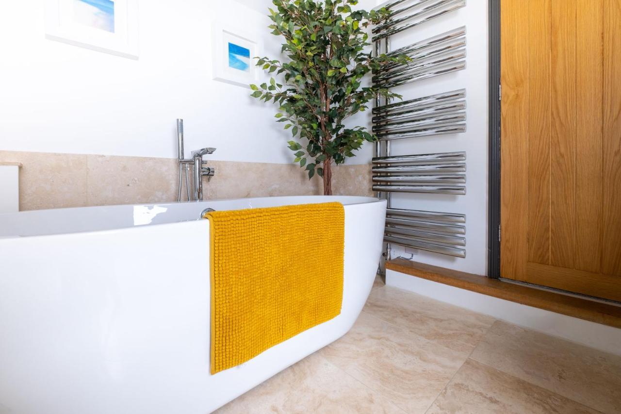 Holiday home Penzance, Modern Stylish Home, Near Seafront With Gated Parking *