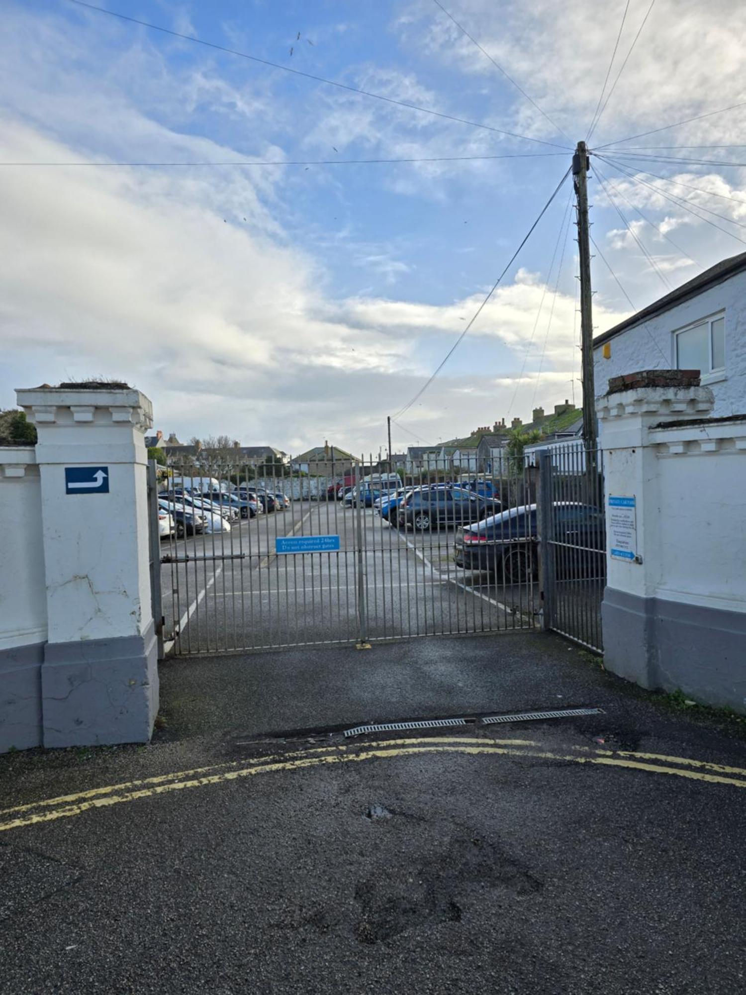 Holiday home Penzance, Modern Stylish Home, Near Seafront With Gated Parking Penzance